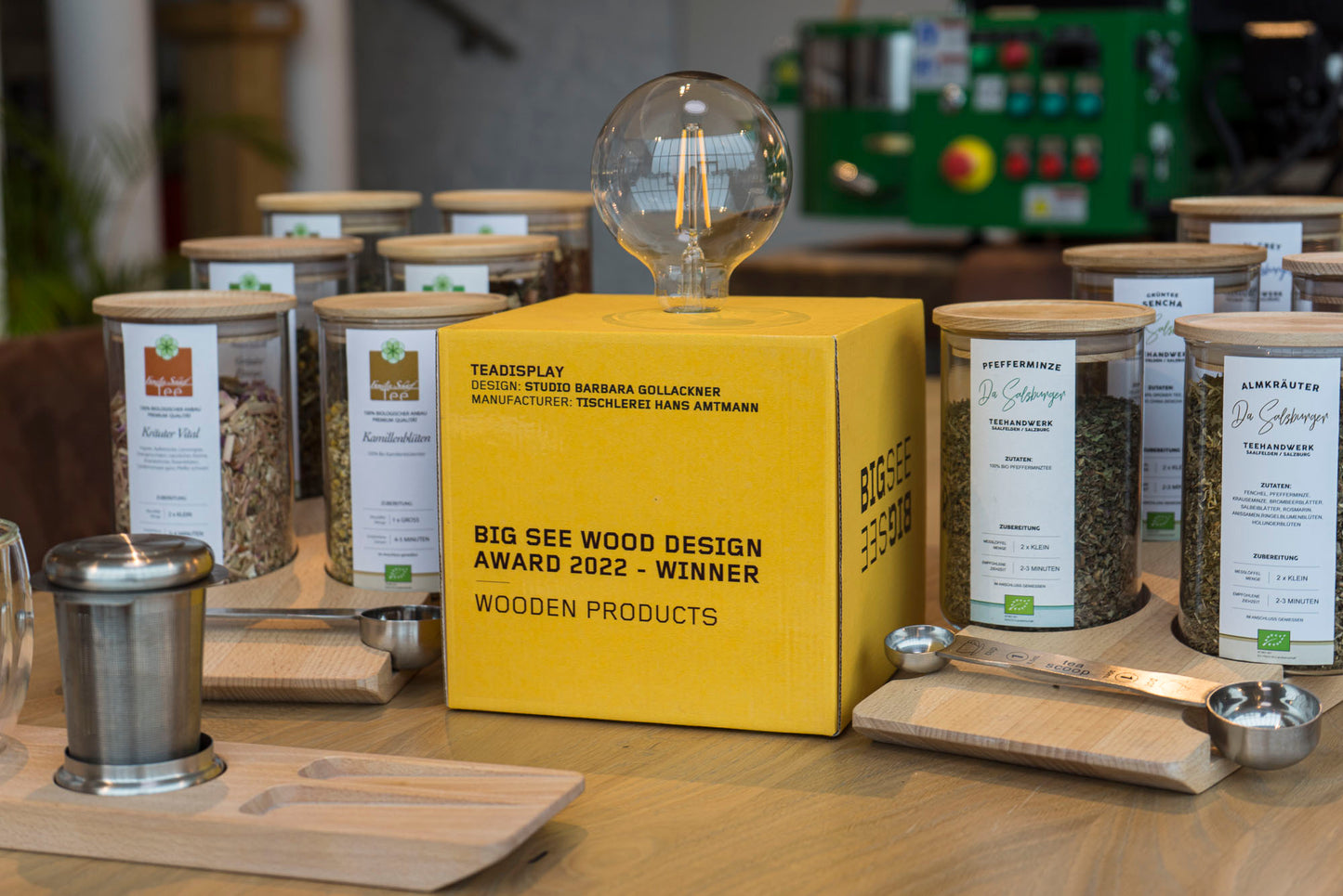 Tee Tablett von Barbara Gollackner